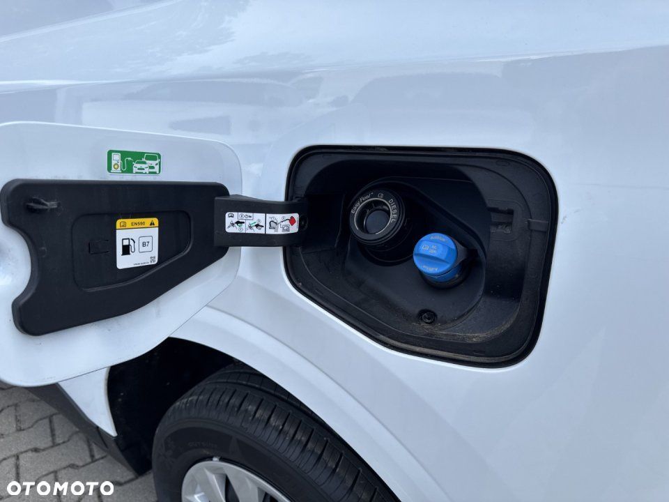 Ford Transit Courier - 31