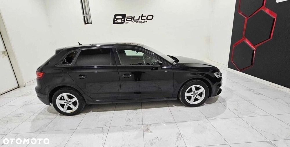Audi A3 Sportback - 3