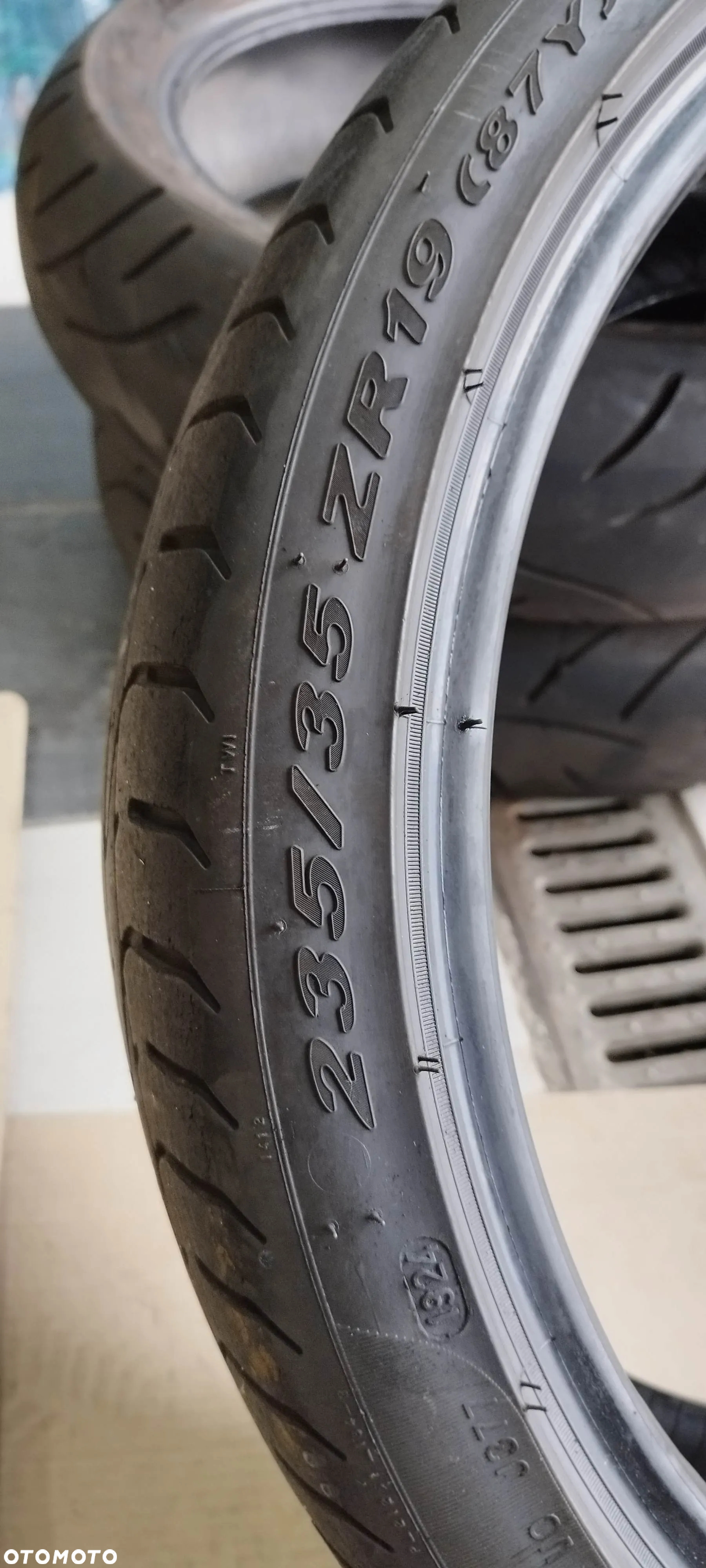 235/35/19 pirelli pzero tm - 2