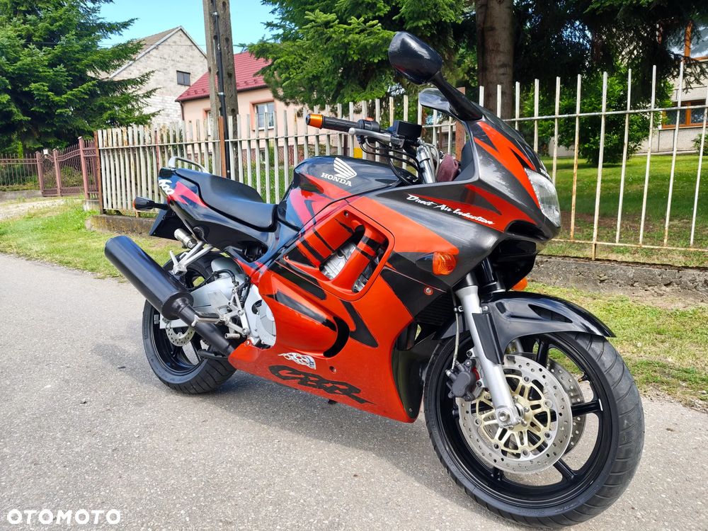 Honda CBR - 3