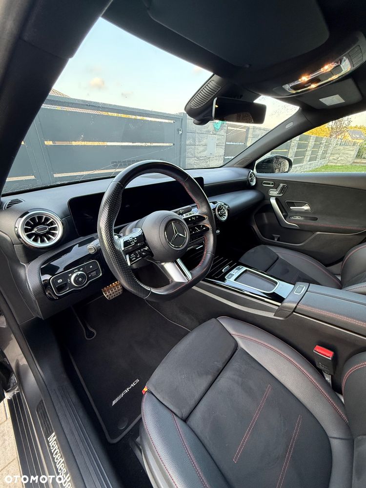 Mercedes-Benz Klasa A 220 4-Matic AMG Line 7G-DCT - 9