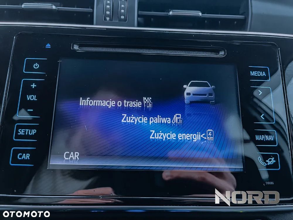 Toyota Auris 1.8 HSD Prestige - 33