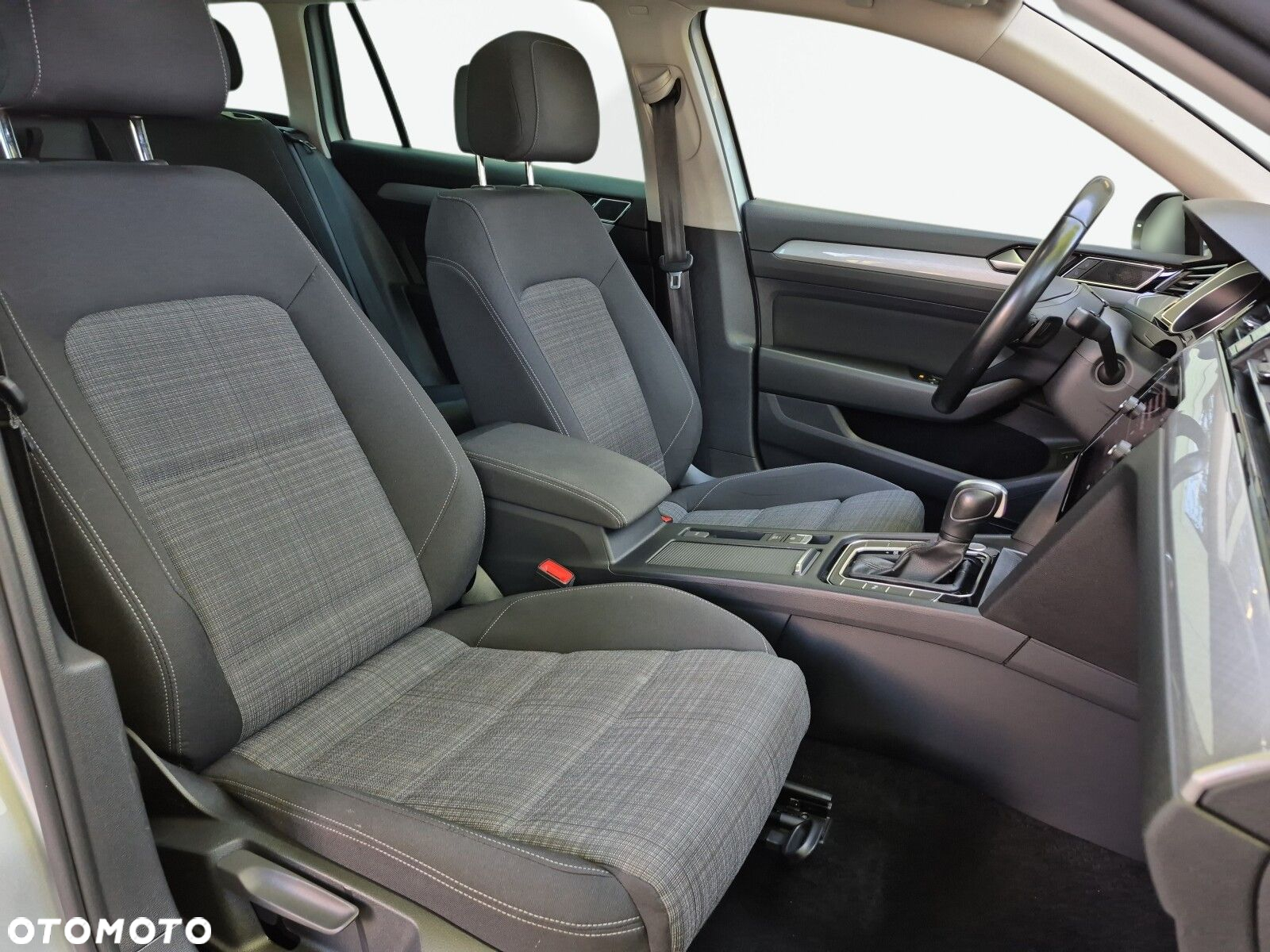 Volkswagen Passat 2.0 TDI EVO Elegance DSG - 21