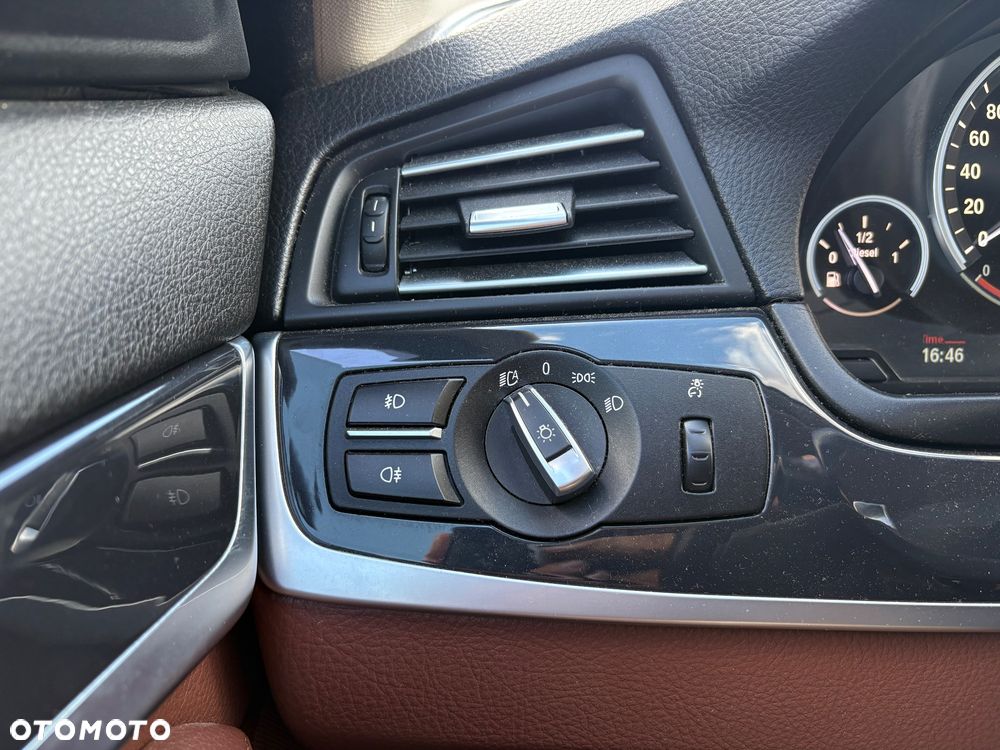 BMW Seria 5 520d xDrive Luxury Line - 28