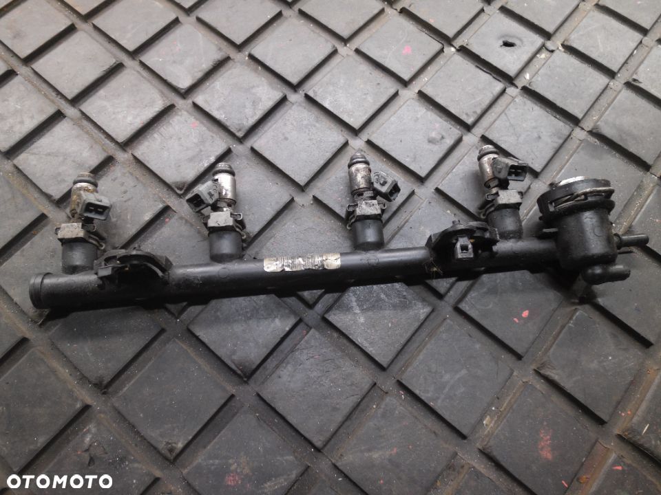 WTRYSKIWACZ WTRYSK FORD FIESTA MK6 1,3 8V IWP119 PODANA CENA ZA KOMPLETNĄ LISTWĘ POSIADAM 3 LISTWY - 3