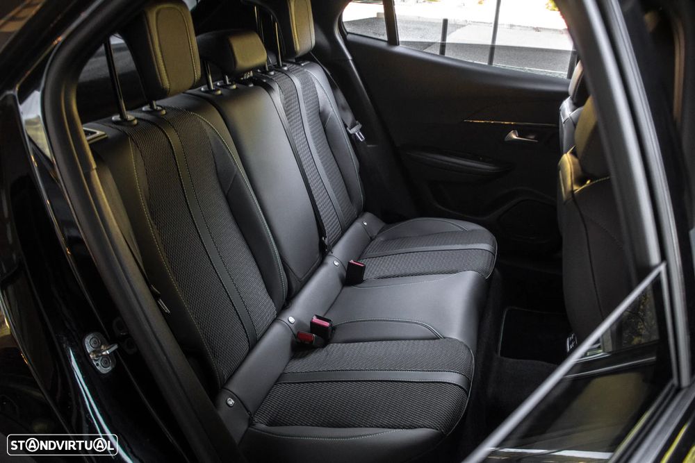 Peugeot e-2008 GT - 32