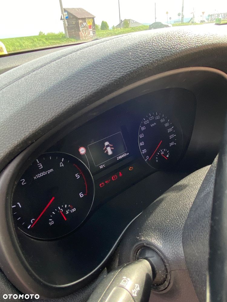 Kia Sportage 1.7 CRDI 2WD Dream-Team Edition - 11