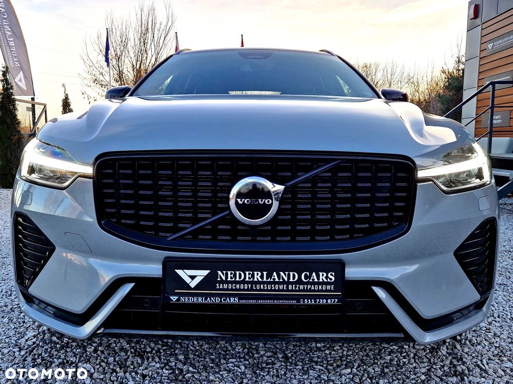 Volvo XC 60 B4 D AWD Plus Dark - 40