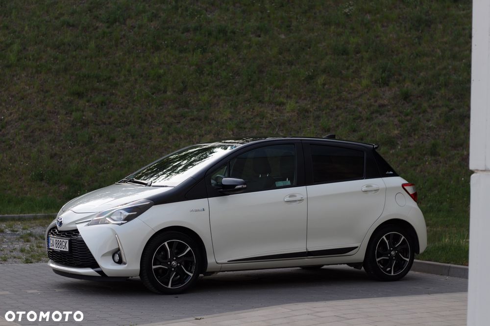 Toyota Yaris Hybrid 100 Selection Pure - 3