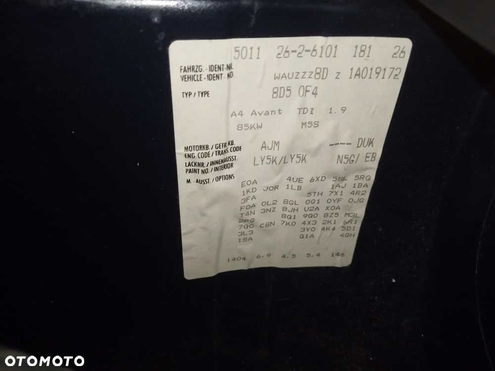 AUDI A4 B5 KOMBI 99-01  1.9 AJM   LAMPA TYŁ PRAWA LEWA - 36