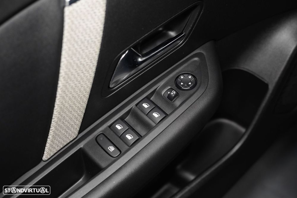 Citroën C4 X 1.2 PureTech Plus EAT8 - 25