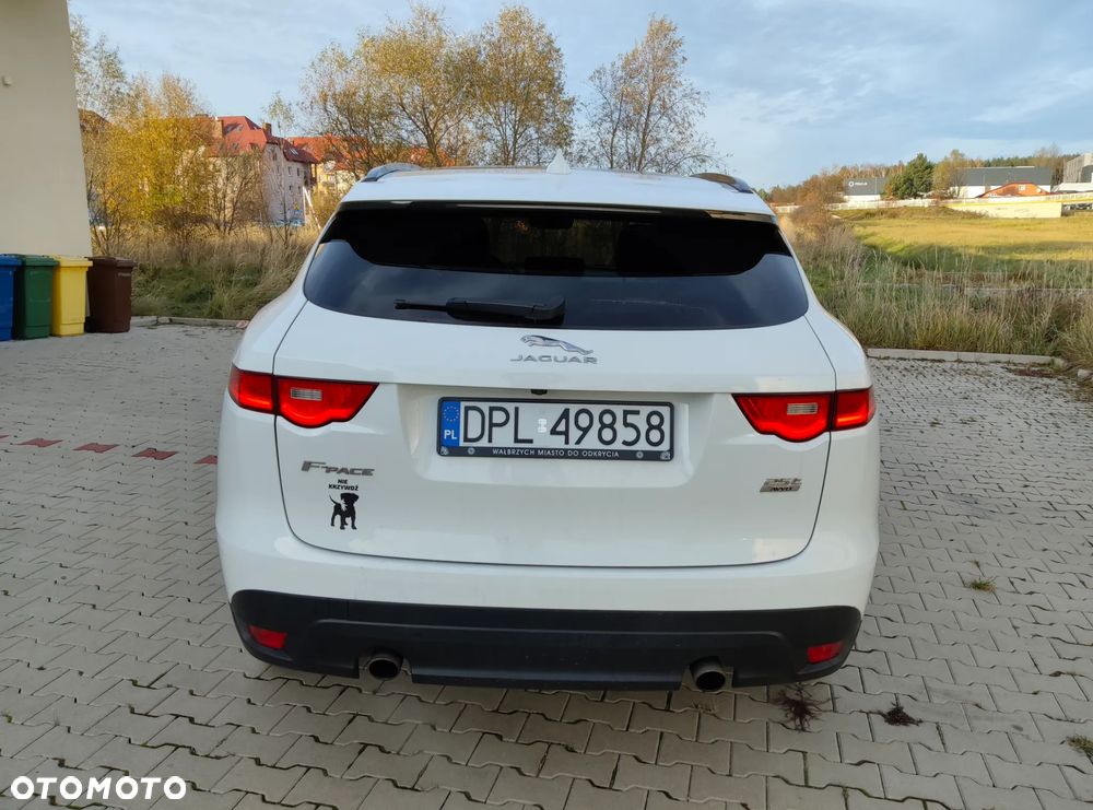 Jaguar F-Pace 2.0 i4P AWD R-Sport - 8