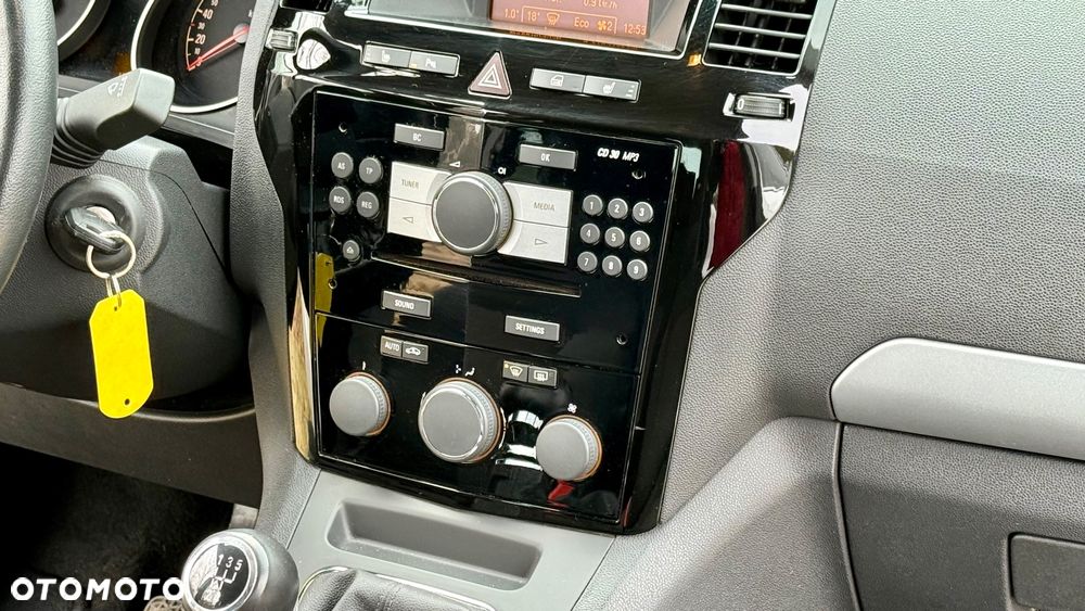 Opel Zafira - 31