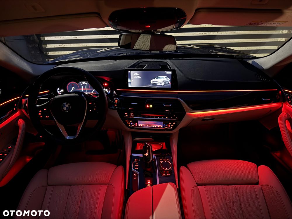 BMW Seria 5 530i xDrive Luxury Line - 31