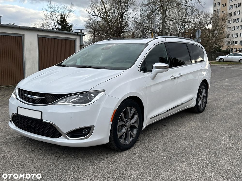 Chrysler Pacifica - 2