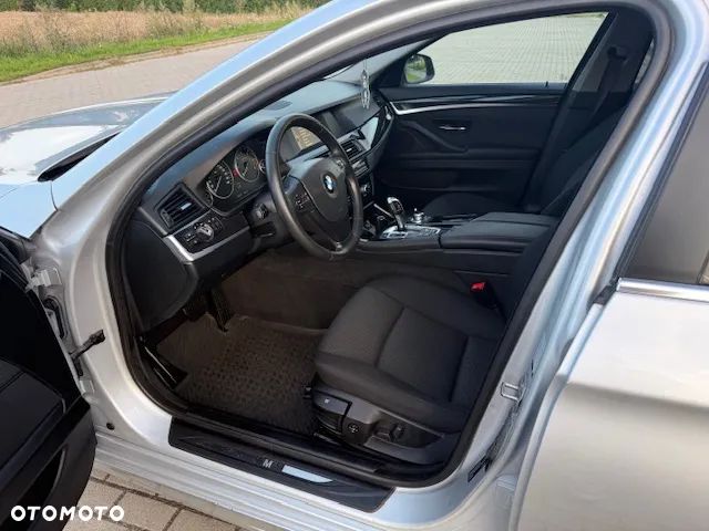 BMW Seria 5 520d Touring - 6