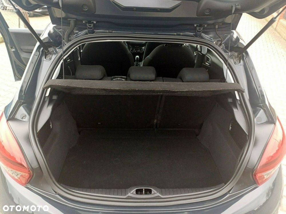 Peugeot 208 - 25