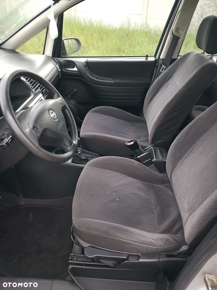 Opel Zafira 1.6 16V Comfort - 6