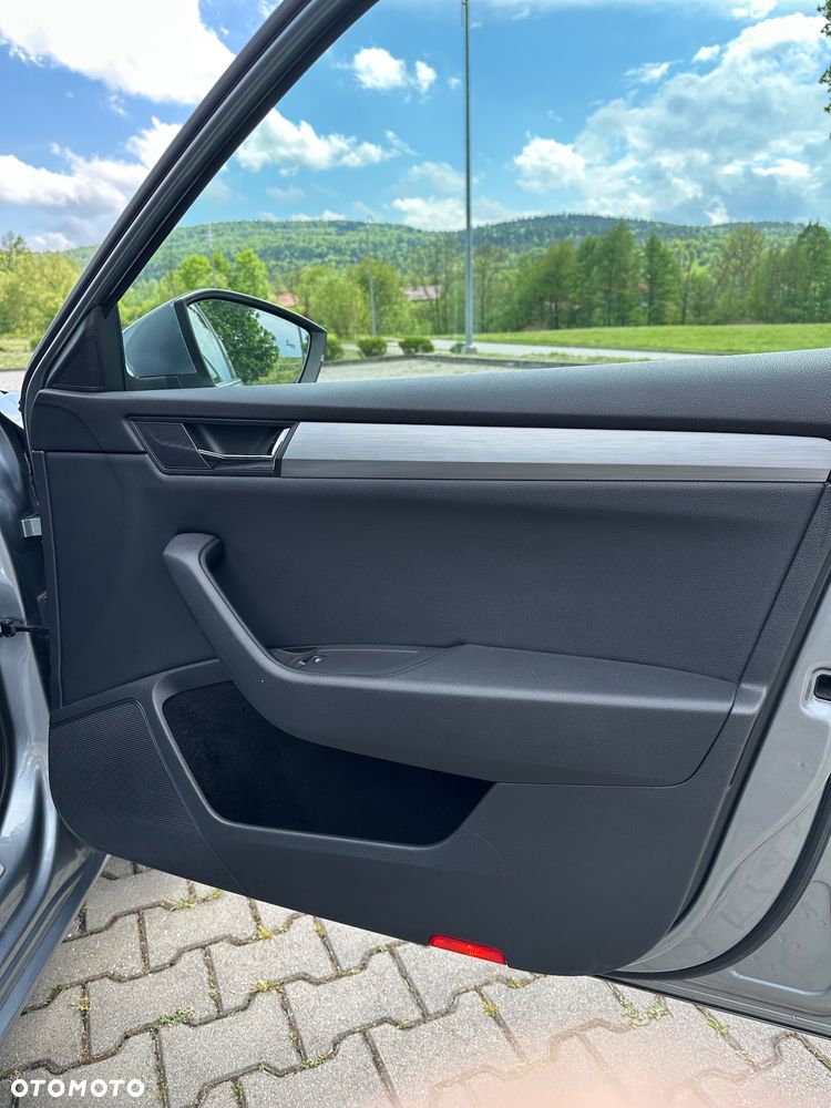 Skoda Superb 2.0 TDI Active DSG - 20