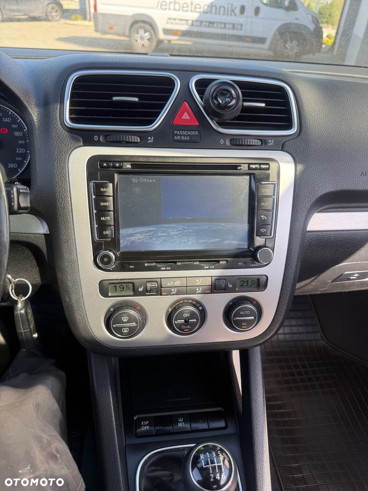 Volkswagen Eos ver-1-4-tsi-bluemotion-technology-edition-2010 - 11