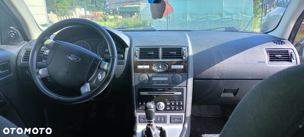 Ford Mondeo 1.8 Ghia - 6