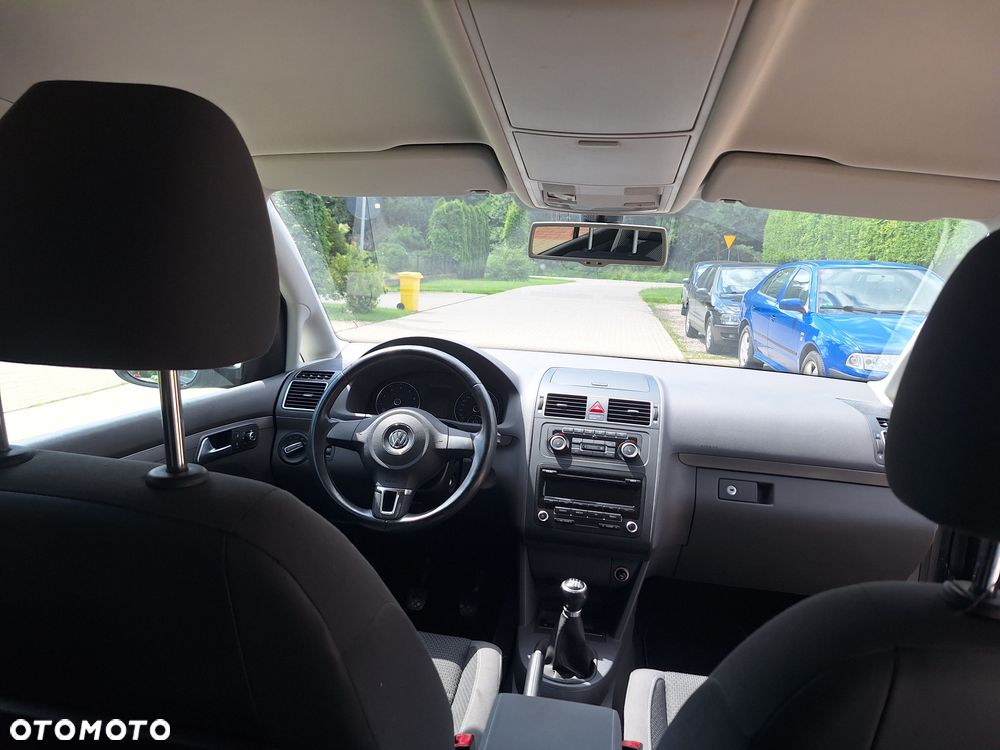 Volkswagen Touran - 22