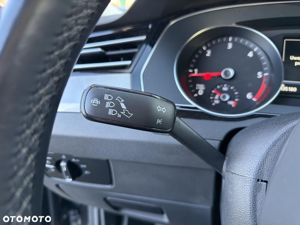 Volkswagen Passat - 25