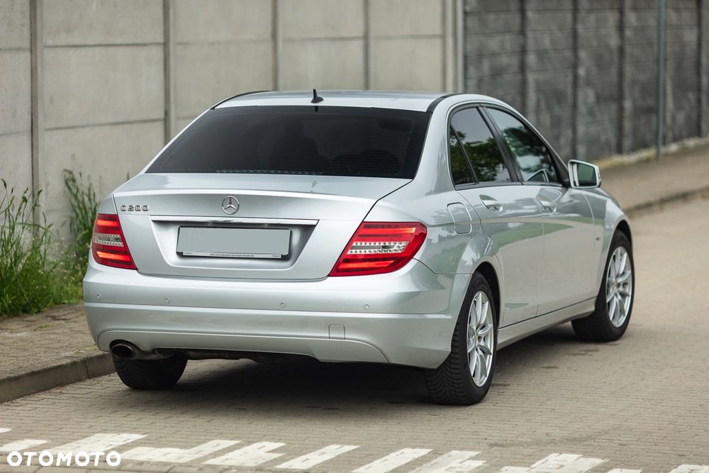 Mercedes-Benz Klasa C 200 CGI BlueEff Elegance - 18
