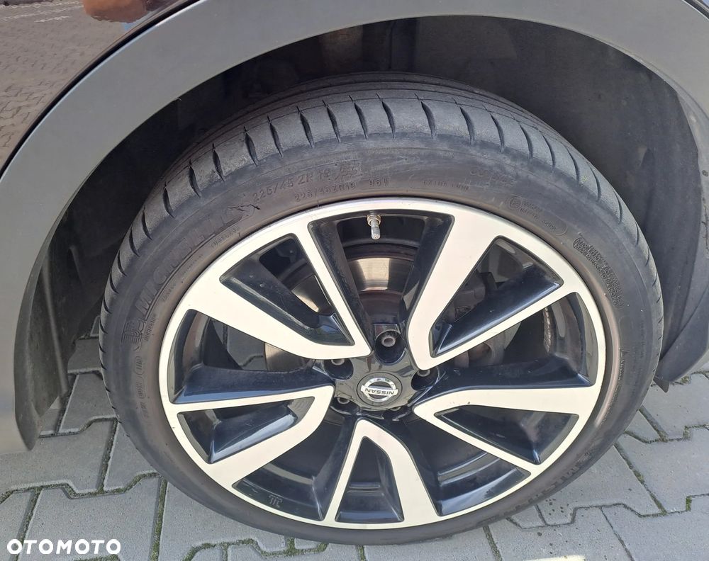 Nissan Qashqai 1.6 DCi Xtronic TEKNA - 9