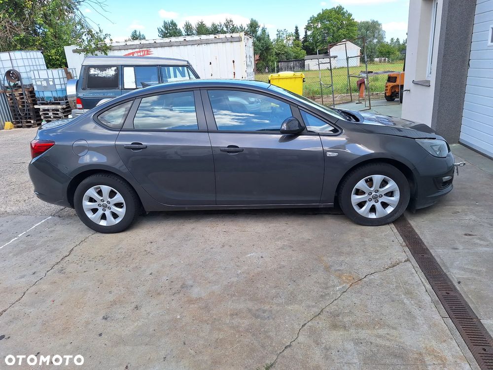 Opel Astra 1.4 T Business - 4