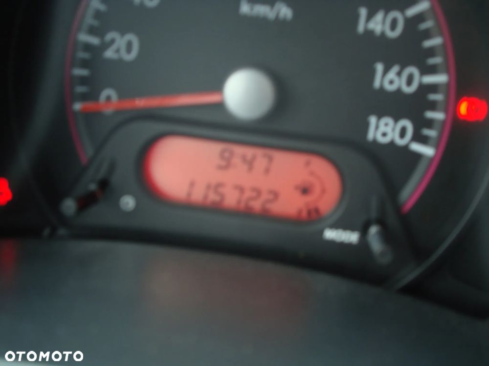 Nissan Pixo 1.0 more - 26