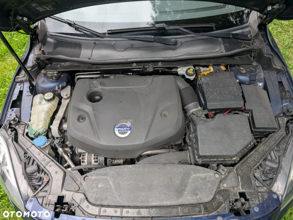 Volvo V40 D4 Drive-E Ocean Race - 16