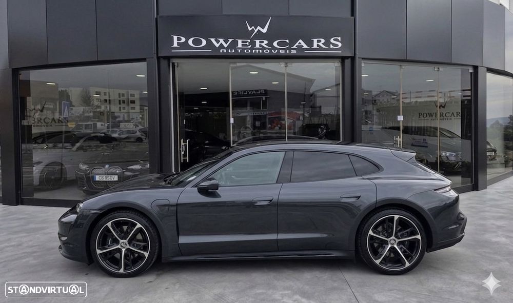 Porsche Taycan Cross Turismo 4 - 18