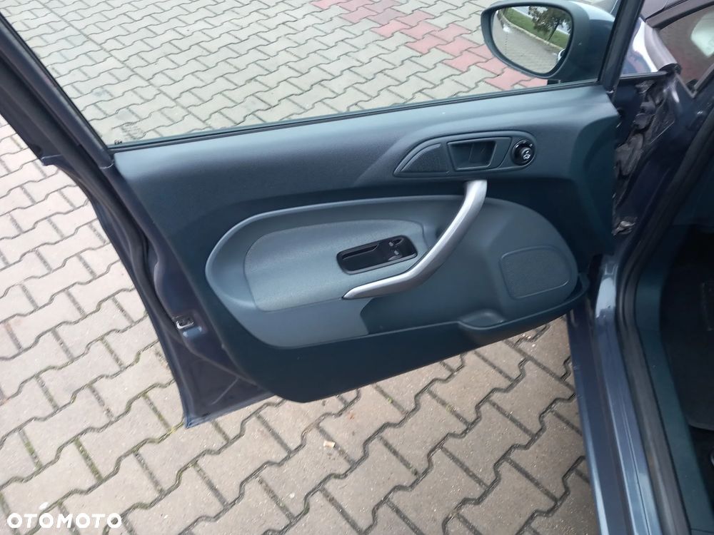 Ford Fiesta 1.25 Champions Edition - 16