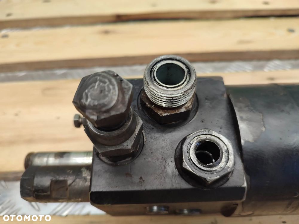 Akumulator hydrauliczny John Deere 3220 (AZ71406) - 4