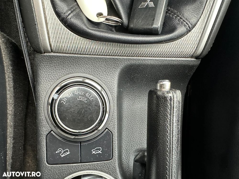 Mitsubishi L200 Double Cab 2.2 DI-D M/T Instyle - 17