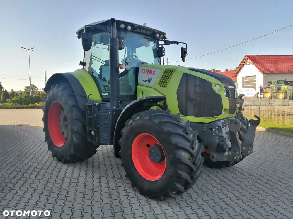 Claas AXION 810