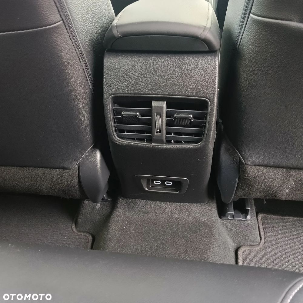 Toyota Corolla Cross - 12