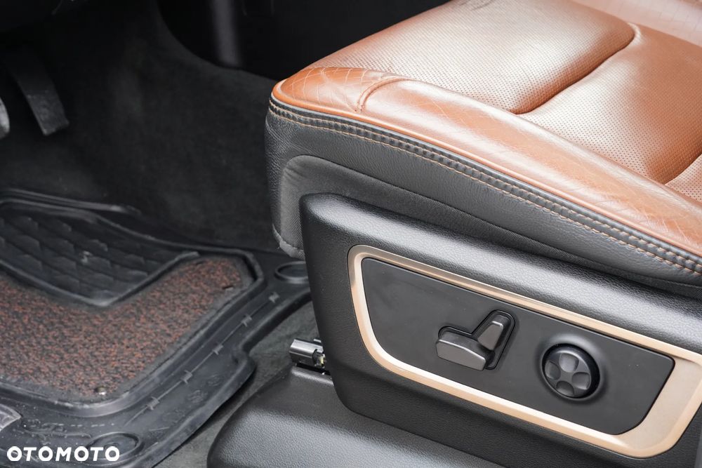 RAM 1500 5.7 Crew Cab Longhorn - 23