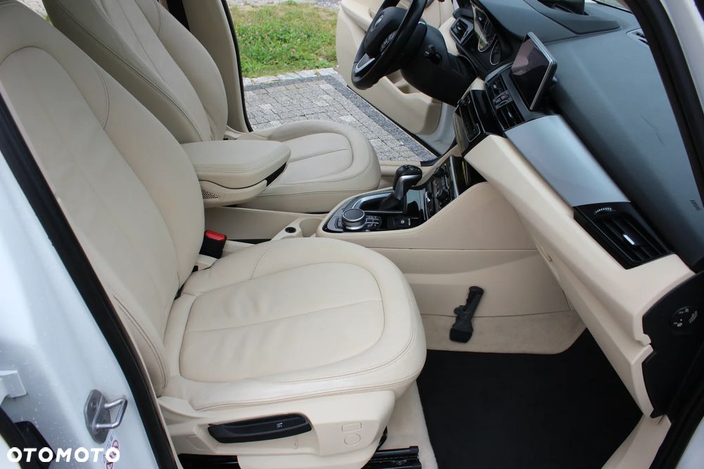 BMW Seria 2 218d Luxury Line - 23