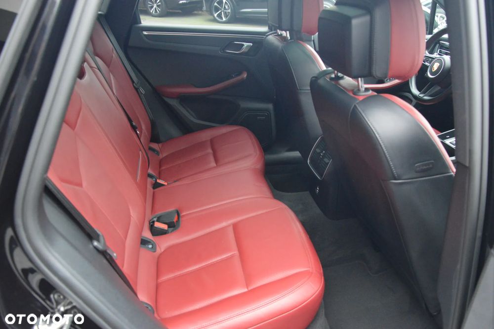 Porsche Macan T - 16