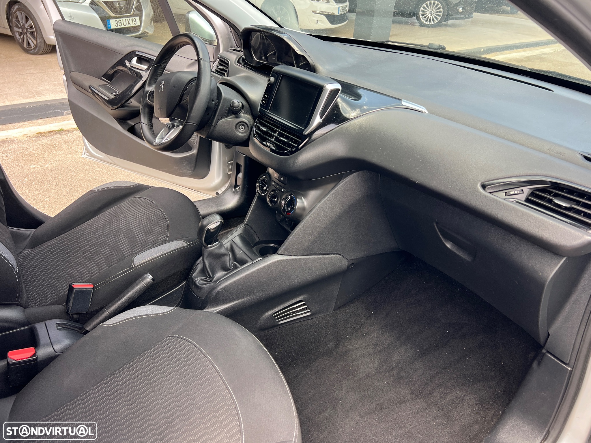 Peugeot 208 1.2 PureTech Allure - 33