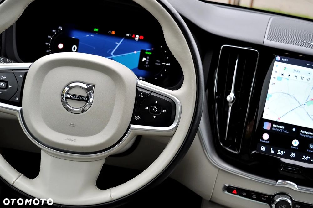 Volvo XC 60 T6 AWD Plug-In Hybrid Inscription - 27