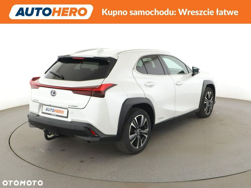 Lexus UX 250h - 8