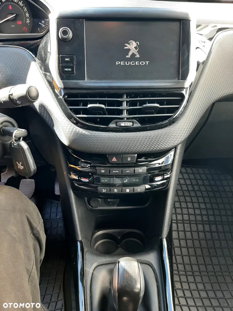 Peugeot 2008 - 13