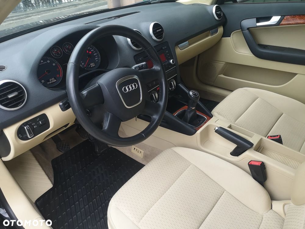 Audi A3 Sportback 1.2 TFSI Ambiente - 9