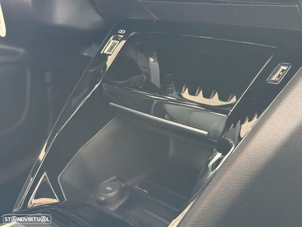 Peugeot 2008 1.5 BlueHDi Allure EAT8 - 20