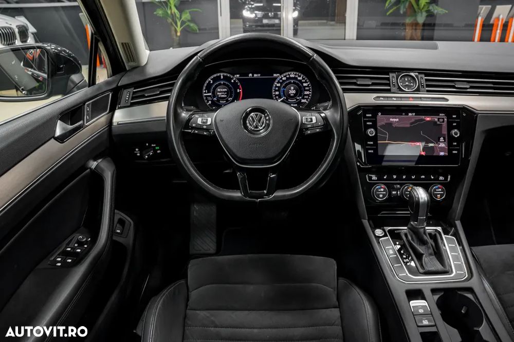 Volkswagen Passat Variant 2.0 TDI DSG R Executive - 8