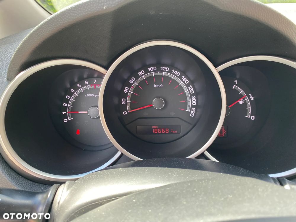 Kia Venga 1.4 L - 7
