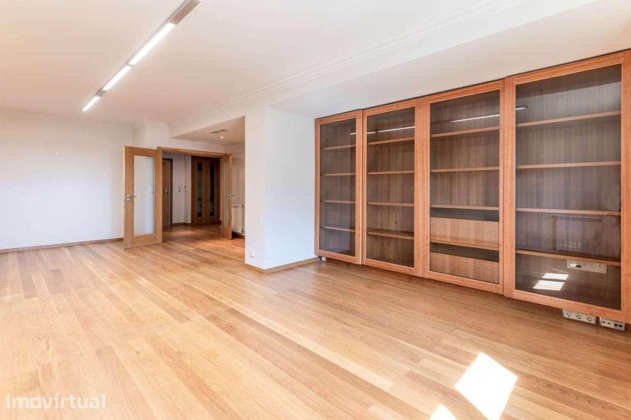 Apartamento T2 com estacionamento, Estoril, Cascais - Grande imagem: 5/40